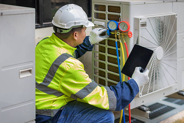 Professional Hvac technician working in Bargersville, IN